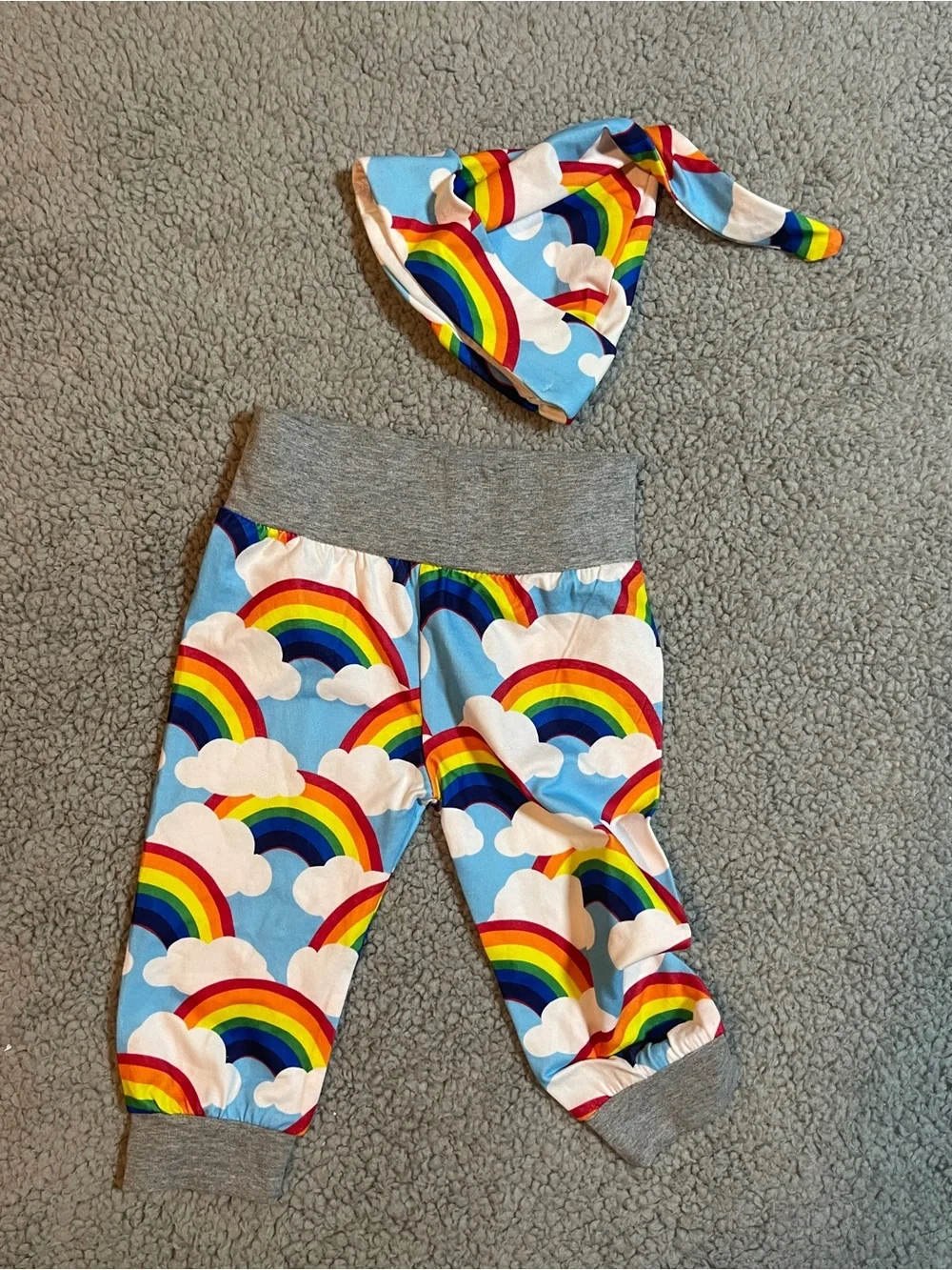 Baby 2 Pc Rainbow Cloud Outfit Set Size 80 12-18M Blue Pants & Matching Hat